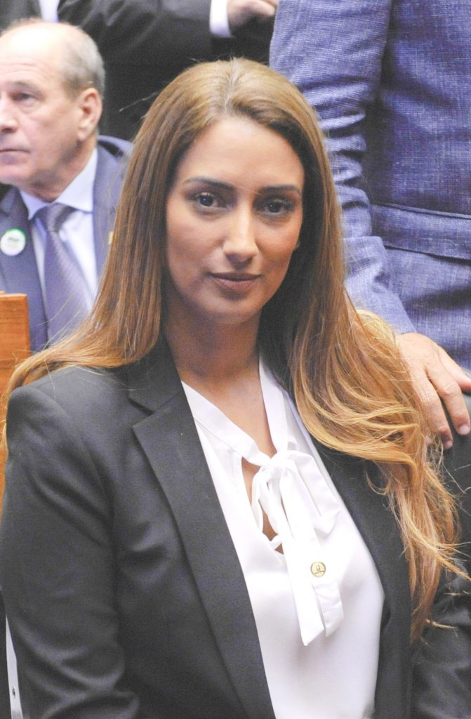 Flavia Arruda preside a Comissão Mista do Orçamento