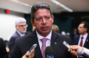 Desindexar o orçamento: Entenda proposta defendida por Arthur Lira e Paulo Guedes