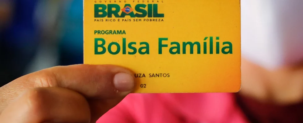 Lula diz que novos cartões serão emitidos