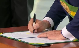 Lula assina medida provisória do Bolsa Família