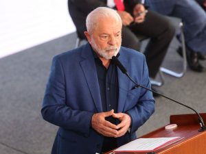 Lula fala sobre Auxílio Brasil 